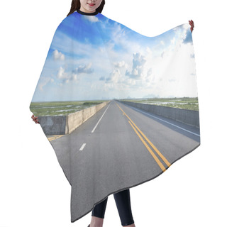 Personality  Road With Painted Double Yellow Line Hair Cutting Cape