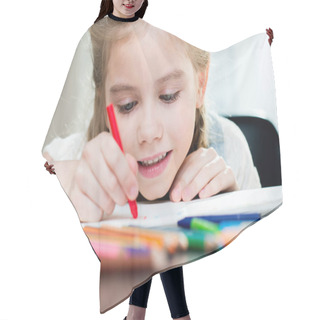 Personality  Mother And Daughter Drawing Hair Cutting Cape