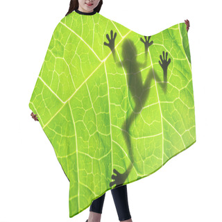 Personality  Frog Shadow On The Leaf Hair Cutting Cape