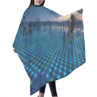 Personality  Greeting To The Sun Hair Cutting Cape