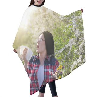 Personality  Girl Having Allergy Hair Cutting Cape