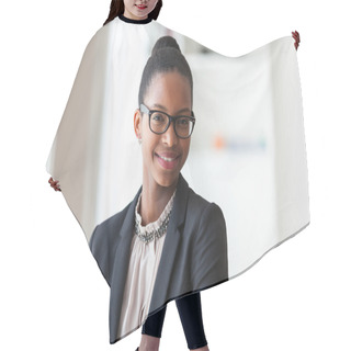 Personality  Portrait Of A Young African American Business Woman - Black Peop Hair Cutting Cape