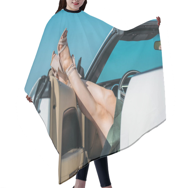 Personality  Woman Resting In Car Hair Cutting Cape