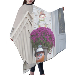 Personality  Halloween And Thanksgiving Days. Hair Cutting Cape