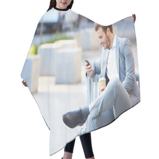 Personality  Businessman  Using Mobile Phone Hair Cutting Cape