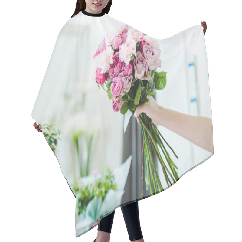 Personality  Cropped View Of Woman Holding Pink Bouquet Of Roses And Carnations In Hand Hair Cutting Cape