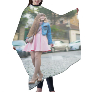 Personality  Beautiful Girl In Pink Dress On Montmartre Hair Cutting Cape