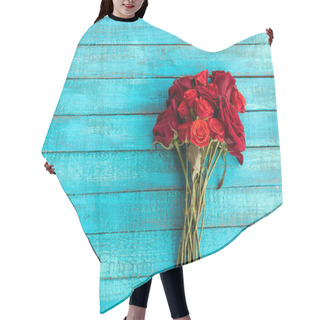 Personality  Roses Bouquet On Table Hair Cutting Cape