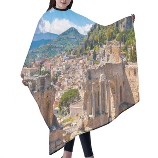 Personality  Taormina On Sicily, Italy. Ruins Of Ancient Greek Theater, Mount Etna Covered With Clouds. Taormina Old Town And Mountain In Background. Popular Touristic Destination On Sicily. Hair Cutting Cape