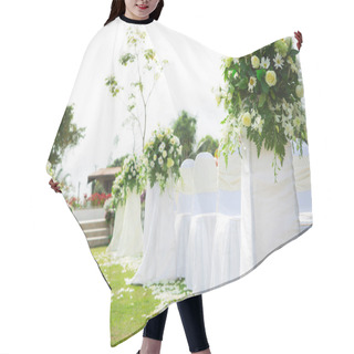 Personality  Wedding Ceremony In A Beautiful Garden Hair Cutting Cape