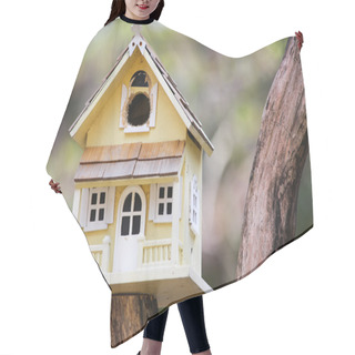 Personality  Guest House Hair Cutting Cape