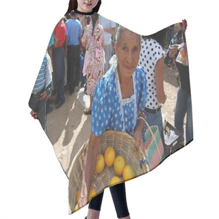 Personality  Selling Oranges Hair Cutting Cape