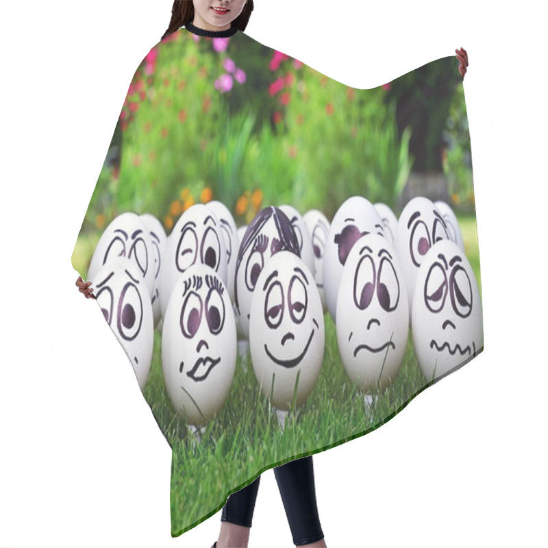 Personality  White eggs and many funny faces, garden party hair cutting cape