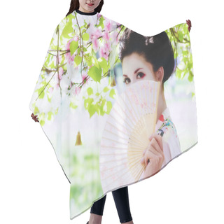 Personality  Geisha With Fan In The Garden Hair Cutting Cape