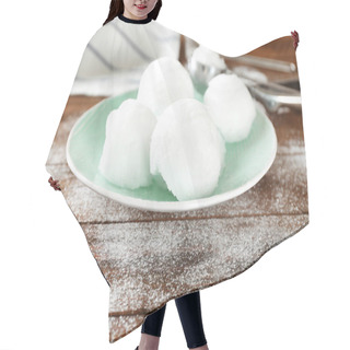 Personality  Beautiful Plate With Snowballs Hair Cutting Cape