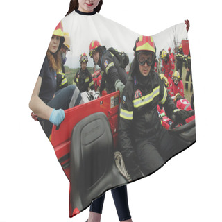 Personality  :Pan-European Exercise Of The Fire Brigade Hair Cutting Cape