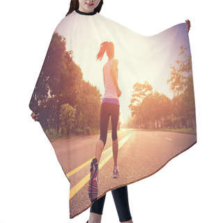 Personality  Runner Athlete Running On Road Hair Cutting Cape