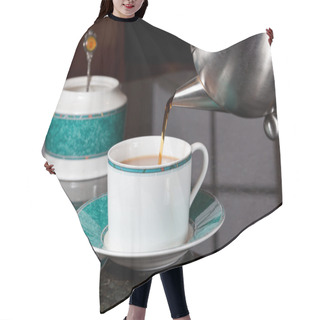 Personality  Tea Poured From Stainless Steel Teapot Hair Cutting Cape