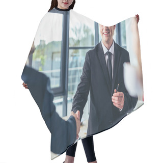 Personality  Businessmen Shaking Hands Hair Cutting Cape