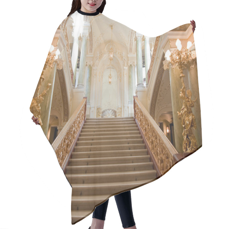 Personality  Luxury stairway hair cutting cape