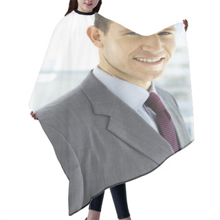 Personality  Single Young Businessman Hair Cutting Cape