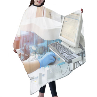 Personality  Woman Working In A Laboratory On A Modern Machine For Blood Test Hair Cutting Cape