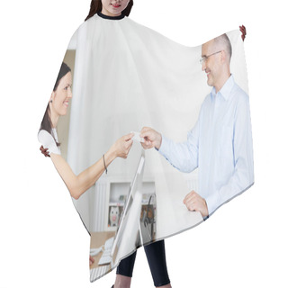 Personality  Receptionist Receiving Card From Patient In Dentist Clinic Hair Cutting Cape