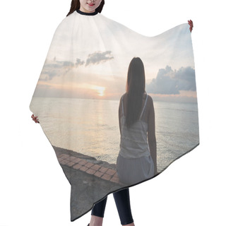 Personality  Silhouette Of Young Woman Sitting Alone On Back Side Outdoor At Tropical Island Beach Missing Boyfriend And Family In Summer Sunset. Sad And Lonely Concept In Dark And Vintage Tone. Hair Cutting Cape