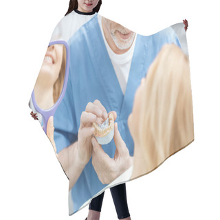 Personality  Dentist Showing Jaws Model Hair Cutting Cape