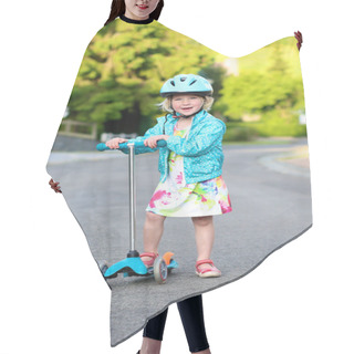 Personality  Preschooler Girl Riding Scooter On The Street Hair Cutting Cape