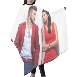 Personality  Casual Fashion Man And Woman Looking At Each Other Hair Cutting Cape