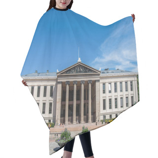 Personality  University Hair Cutting Cape