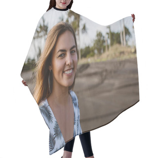 Personality  Girl Hair Cutting Cape