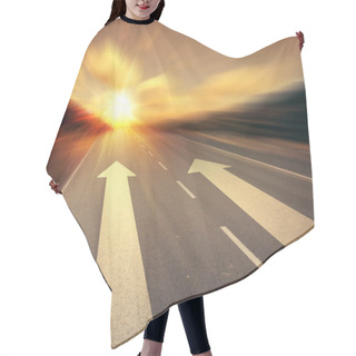 Personality  Arrow On The Road Hair Cutting Cape