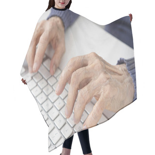 Personality  Elderly Woman Wrinkled Hands Typing On Computer Keyboard Hair Cutting Cape
