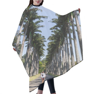 Personality  Tourist Hair Cutting Cape