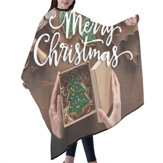 Personality  Cropped View Of Woman Closing Gift Box With Christmas Tree Cookie On Wooden Table With Merry Christmas Illustration Hair Cutting Cape