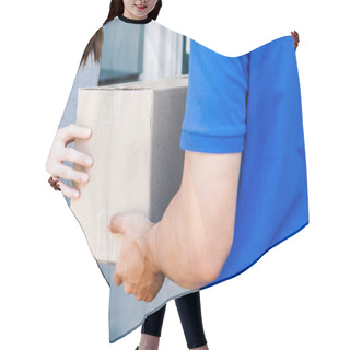 Personality  Woman Accepting A Delivery Boxes From Delivery Man Hair Cutting Cape