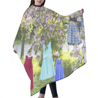 Personality  Children's Dresses On The Tree Hair Cutting Cape