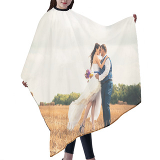 Personality  Bride And Groom Near Hay On A Rural Field Hair Cutting Cape