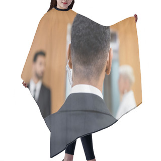 Personality  Back View Of African American Security Man Near Blurred Senior Woman With Bodyguard On Blurred Background Hair Cutting Cape