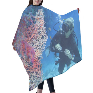 Personality  Woman Scuba Diver Admiring Beautiful Coral Reef And Sea Fan (gorgonia) Coral Hair Cutting Cape