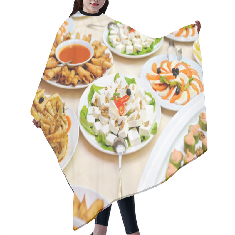 Personality  Table With Food Hair Cutting Cape