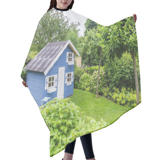 Personality  Cozy Little Playhouse In A Green Garden Hair Cutting Cape