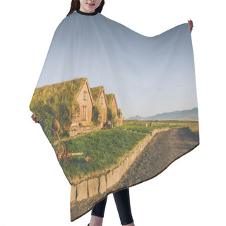 Personality  Houses Hair Cutting Cape