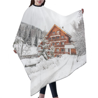 Personality  Mountain Ski Resort Hair Cutting Cape