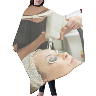 Personality  Beautician Carrying Out Fractional Laser Treatment Hair Cutting Cape