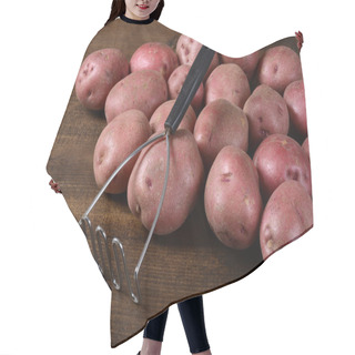 Personality  Old Potato Masher With Red Potatoes Hair Cutting Cape