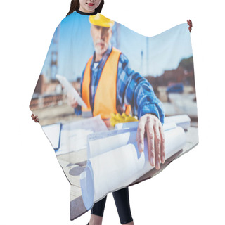 Personality  Construction Worker With Building Plans Hair Cutting Cape