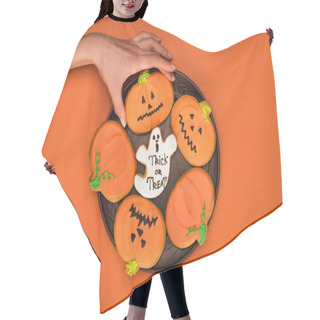 Personality  Woman Taking Halloween Cookie Hair Cutting Cape